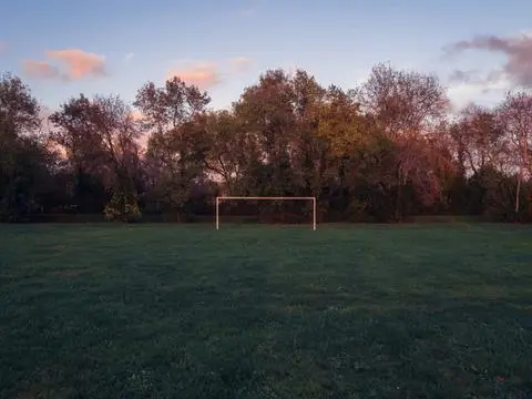 Cubzac-les-Ponts, 2022. A goal on a field.